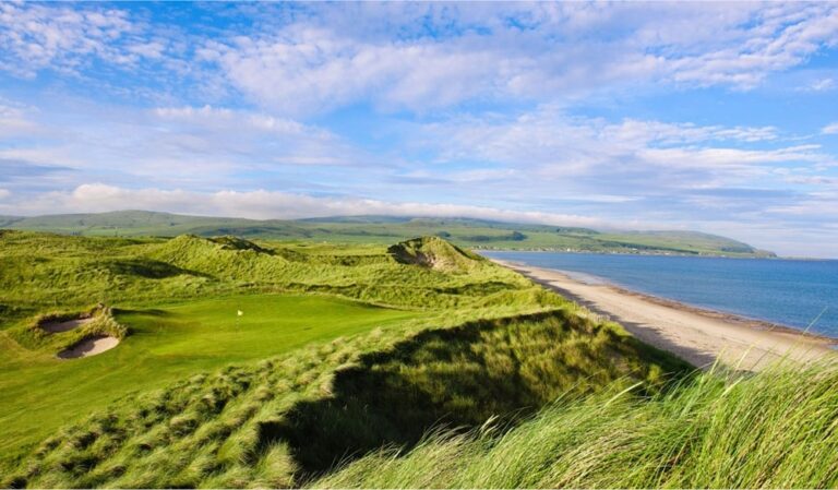 Minimalist Design Maximizes Scottish Links Experience
