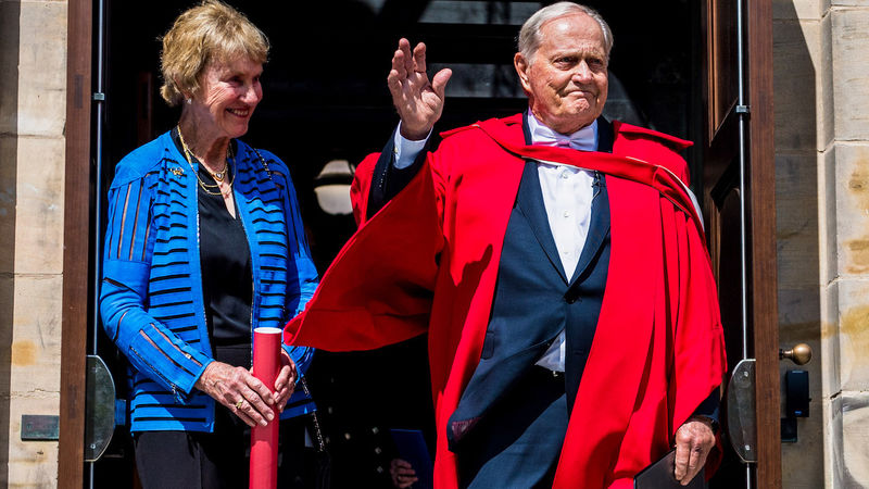 NICKLAUS BECOMES AN HONORARY CITIZEN OF ST. ANDREWS