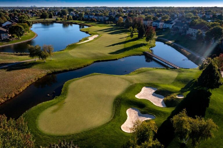 TPC Twin Cities is a study in contrast — and that’s what makes it great